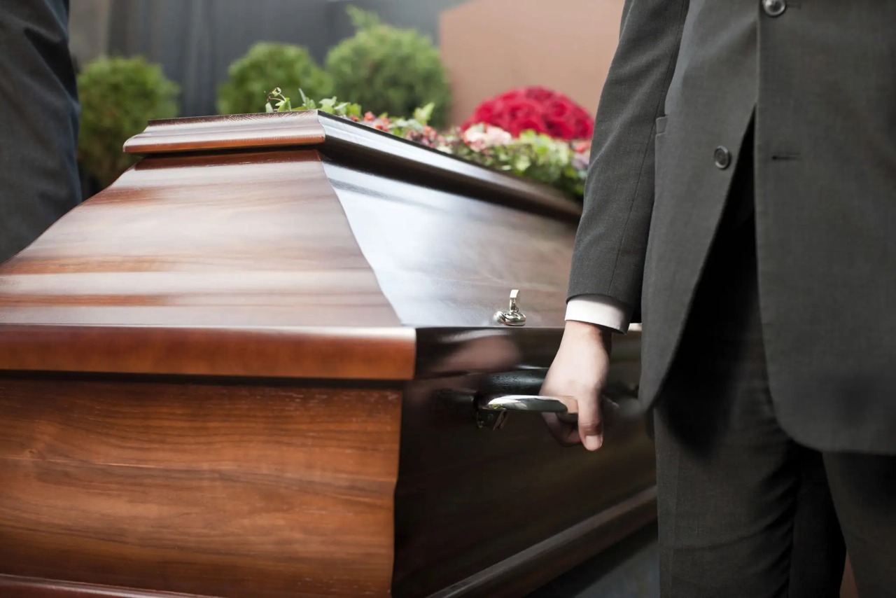 How Do Funeral Homes Support Families During Difficult Times?